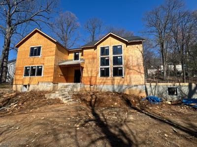 142 Diamond Hill Rd