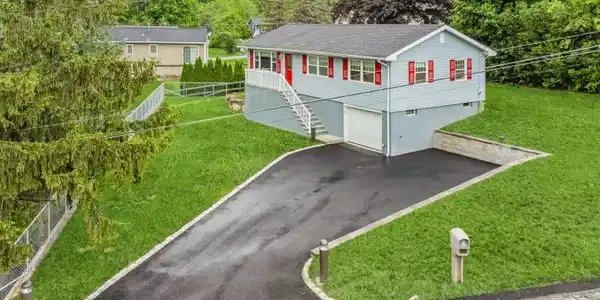 39 Lincoln Ave