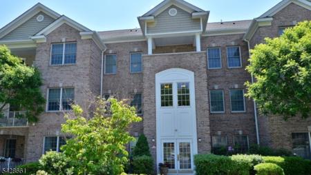 15 Zachary Way