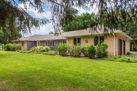 6 Cherry Ln