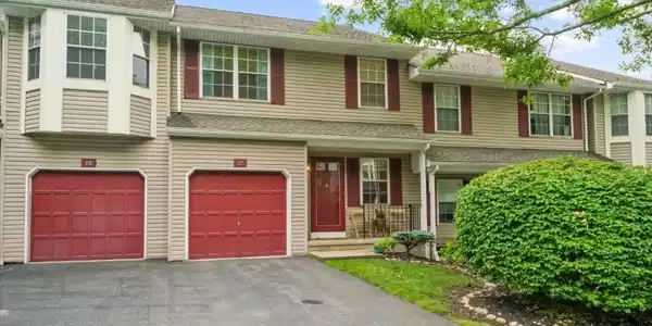 17 Pinehurst Dr