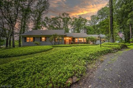 15 Dogwood Dr