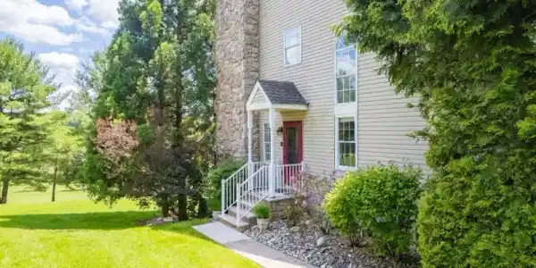 20 Pinehurst Dr
