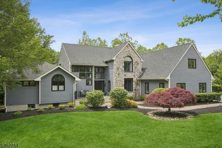 25 Hook Mountain Dr