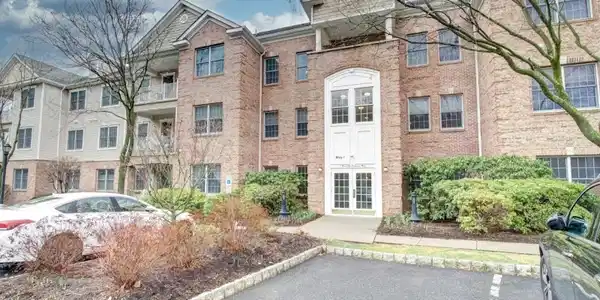 9 Zachary Way