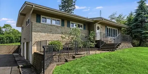 33 Pleasant Hill Rd