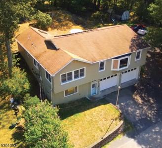 335 Elmira Trl