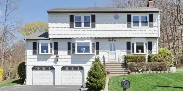 26 Scrivani Dr