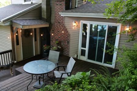 162 Lakeside Dr