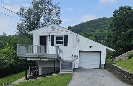25 Ivy Pl