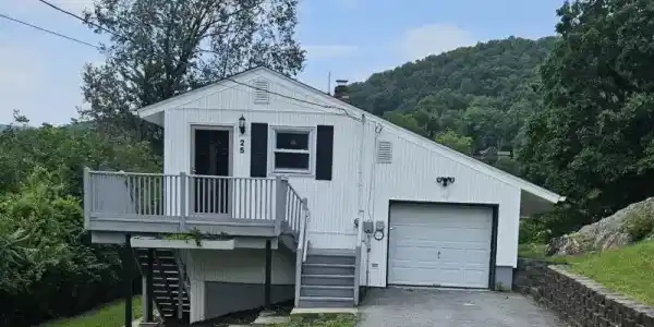 25 Ivy Pl