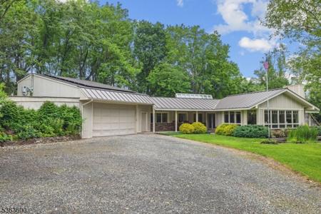 525 Watters Rd