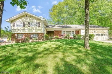 24 Eton Ct