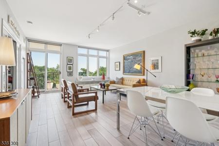 616 South Orange Ave, 5J