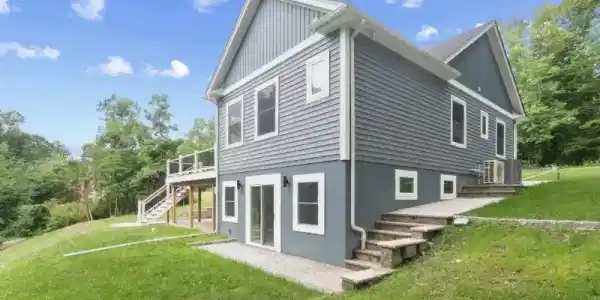 912 Spruce Trl