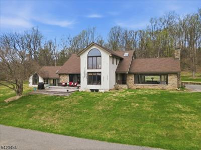 3 Hillbrook Lane