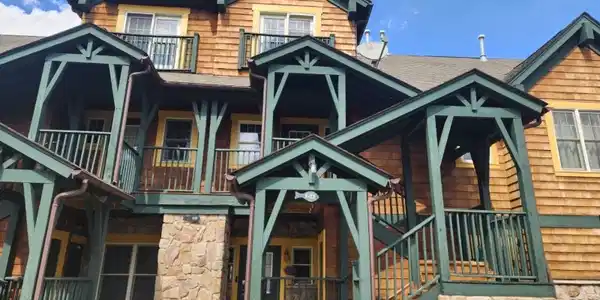 1 Pine Cres