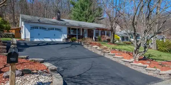 2 Upper High Crest Dr