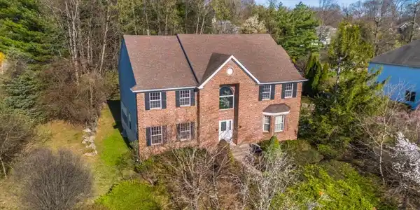 10 Pierson Ct