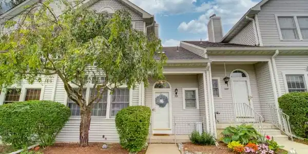 208 Harvard Dr