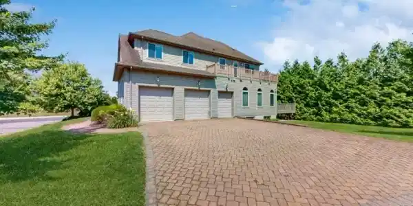 1 White Oak Ct