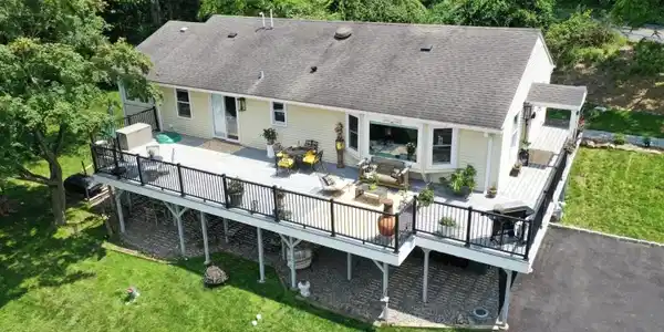 306 W Valley Brook Rd