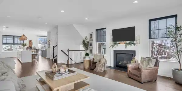 18 Blazingstar Way