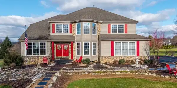 12 Foxwood Ln