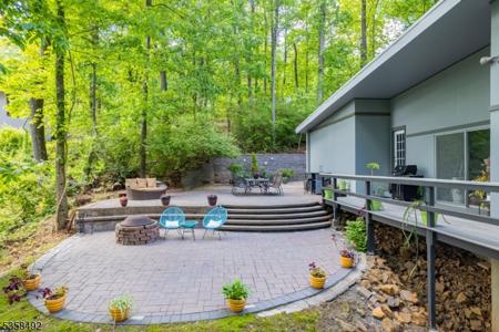 1178 Johnston Dr