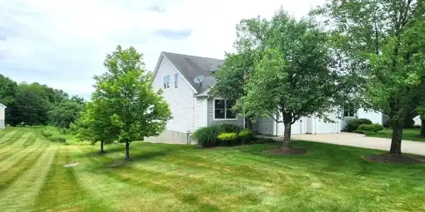 37 Fairchild Ln