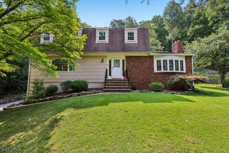16 Zander Ln