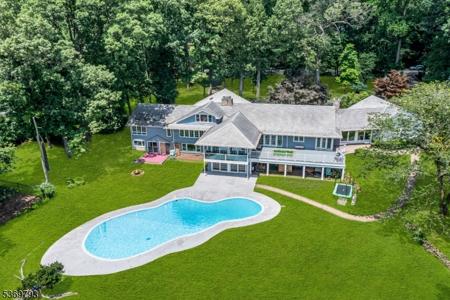 44 Hillcrest Rd