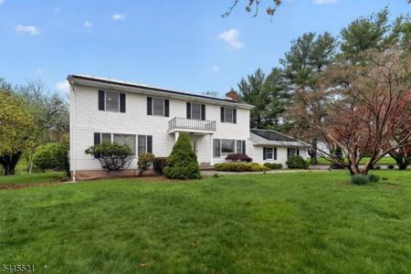 8 Telfer Dr