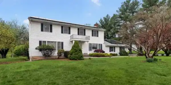 8 Telfer Dr