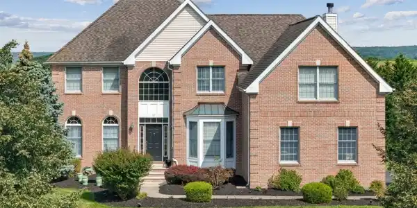 17 Patrick Henry Pl