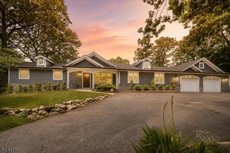 8 Sheeprock Rd