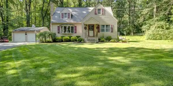 114 Hartmans Corner Rd