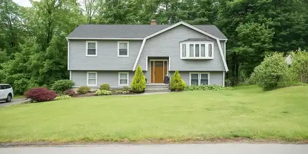 10 Lincoln Ave