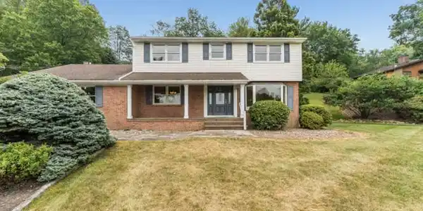 40 Thomas Rd