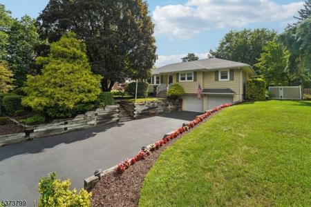 20 Nokomis Ave