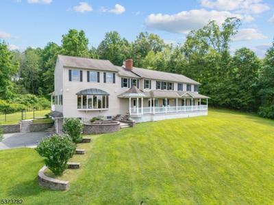 20 Spring Hill Ln