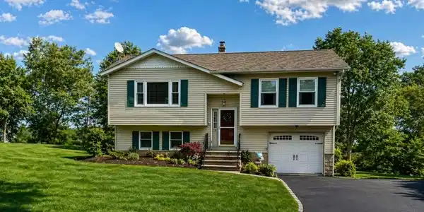 38 Ivy Pl