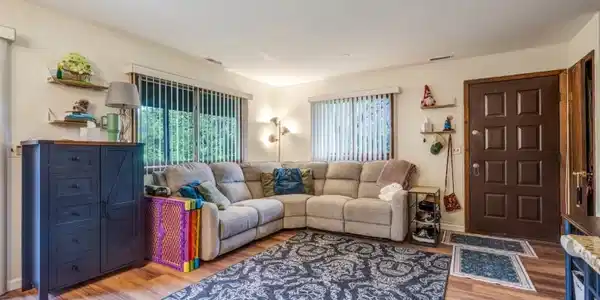 3 Beaver Creek Dr
