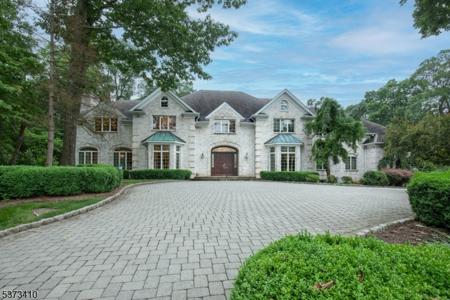 16 Charlotte Hill Dr