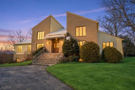 32 Sylvan Dr