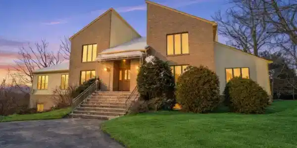 32 Sylvan Dr