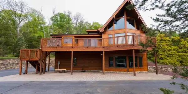 8 Highlands Ln