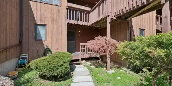 15 Village Way