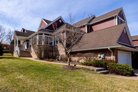 1 Turnberry Ln