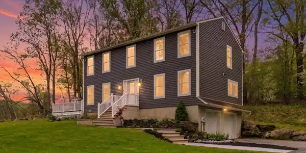 8 Danielle Dr
